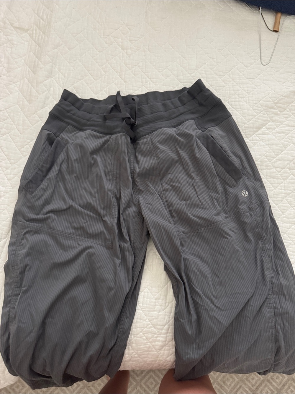 lululemon athletica women’s joggers - Picture 4 of 4